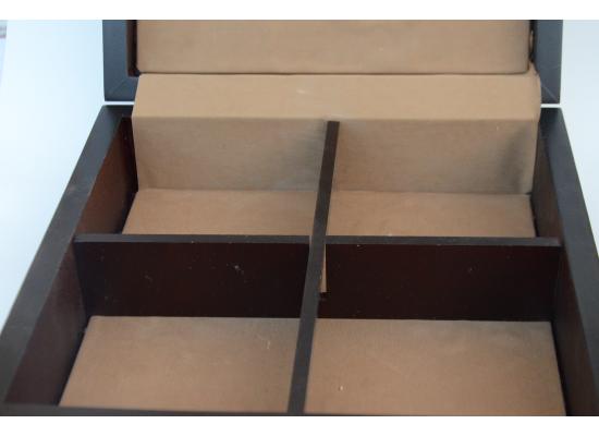 صندوق مطرز من الساتان - زهرة الربيع تتفتح - صندوق منظم مع 4 مقصورات - لون أحمر