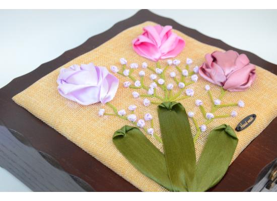 Embroidered box of satin -Spring Flower blooming - Box Organizer with 9 Compartments |3 Flowers 