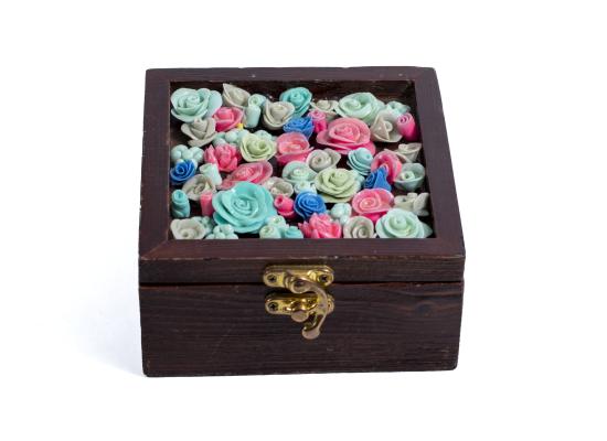 Wooden box with colored ceramic flowers | Brown color | One piece